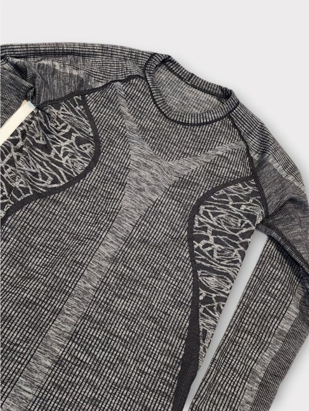 Size 6 - Lululemon Rest Less Pullover - Picture 2 of 3